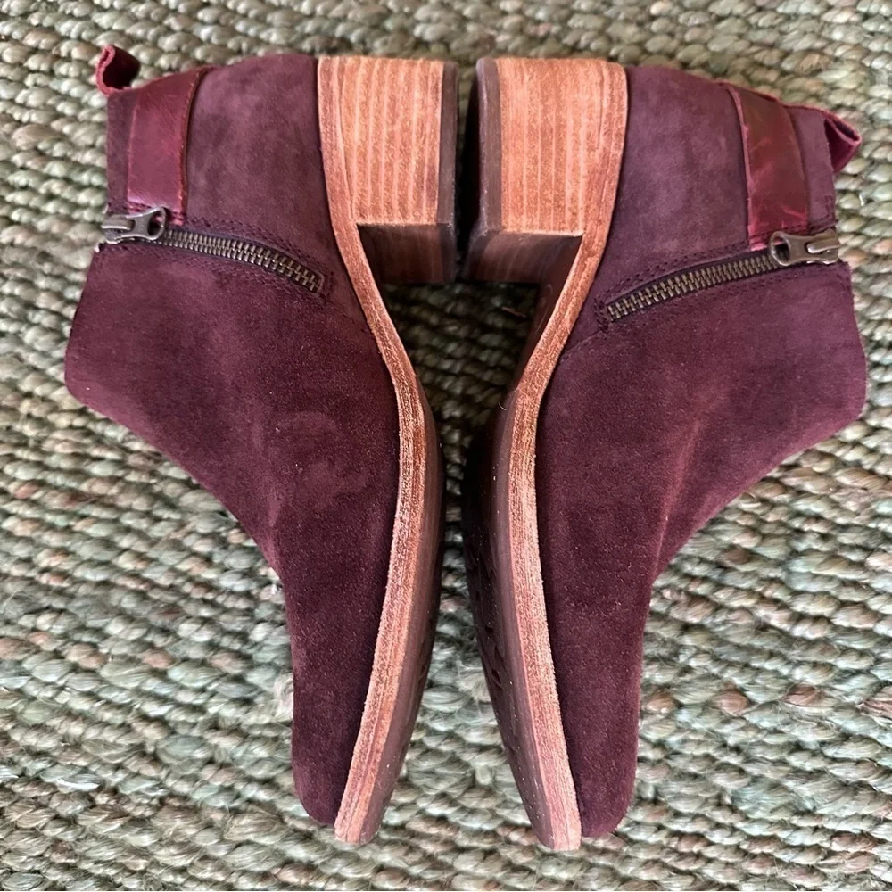 Kork-Ease Mesa Burgundy Suede Leather Ankle Boots Bootie Brass Buckle Sz 8 READ